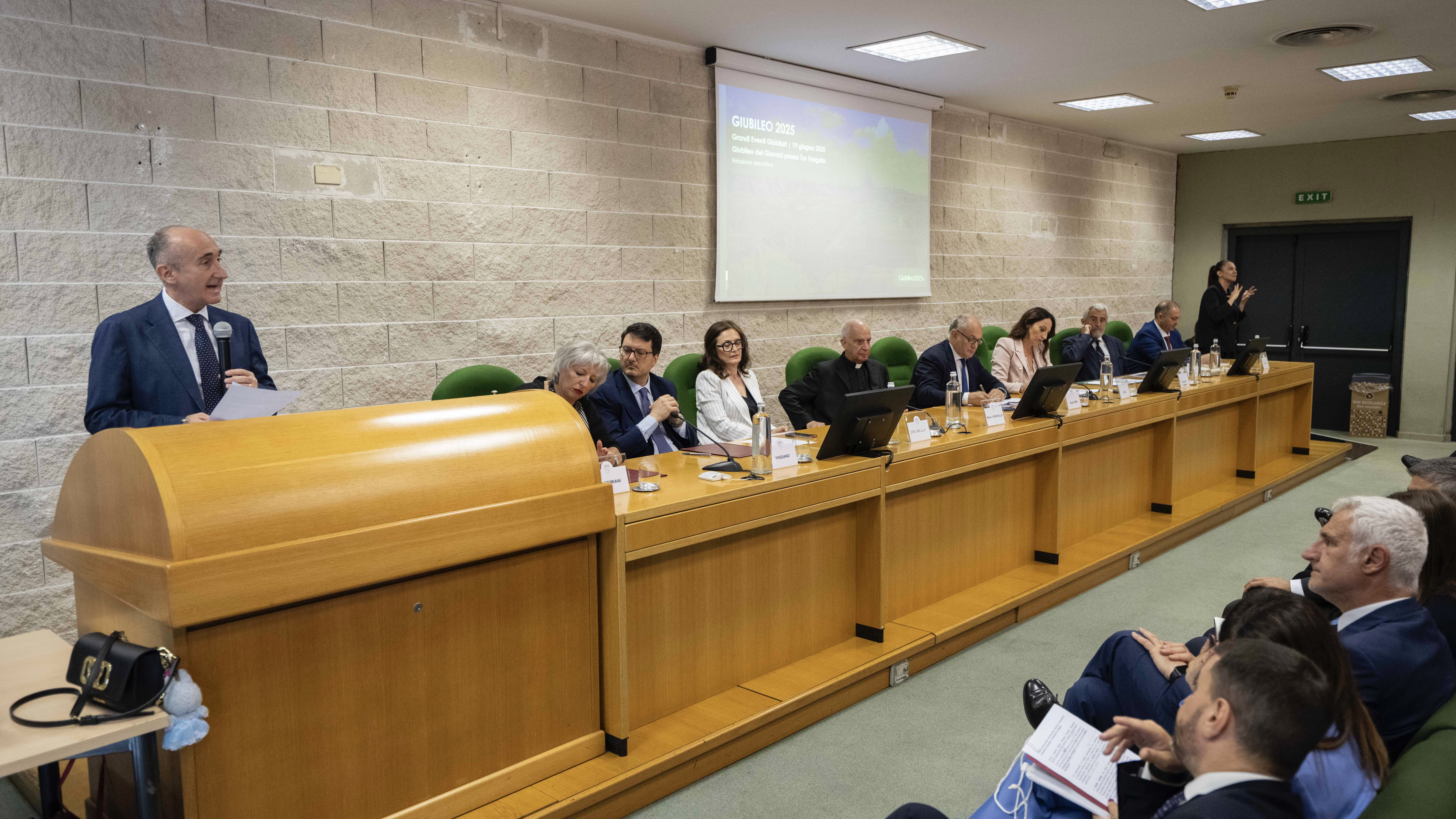 gallery Giubileo dei Giovani 2025: si è svolta a Roma Tor Vergata una seduta straordinaria del Consiglio comunale 