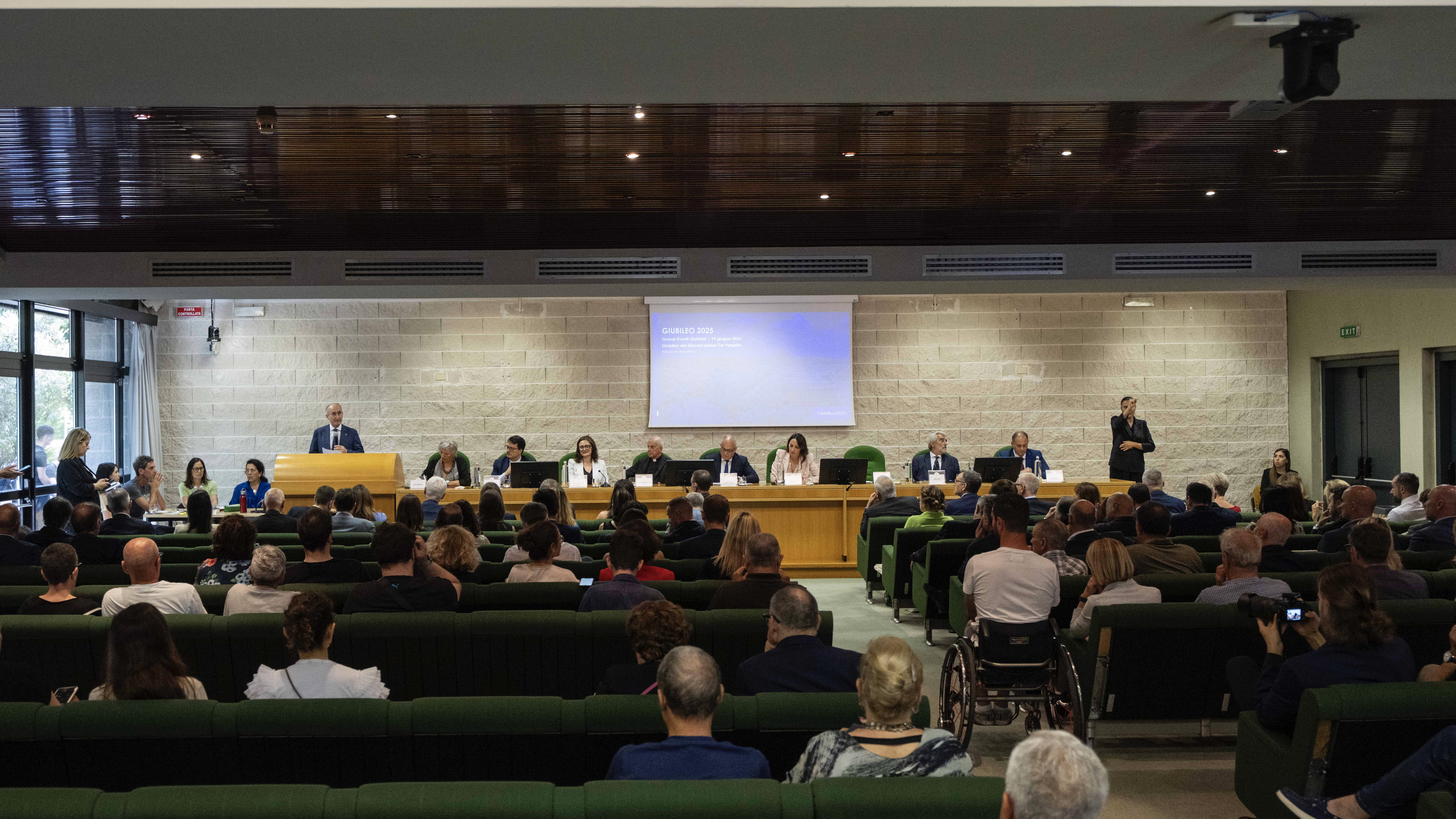 gallery Giubileo dei Giovani 2025: si è svolta a Roma Tor Vergata una seduta straordinaria del Consiglio comunale 