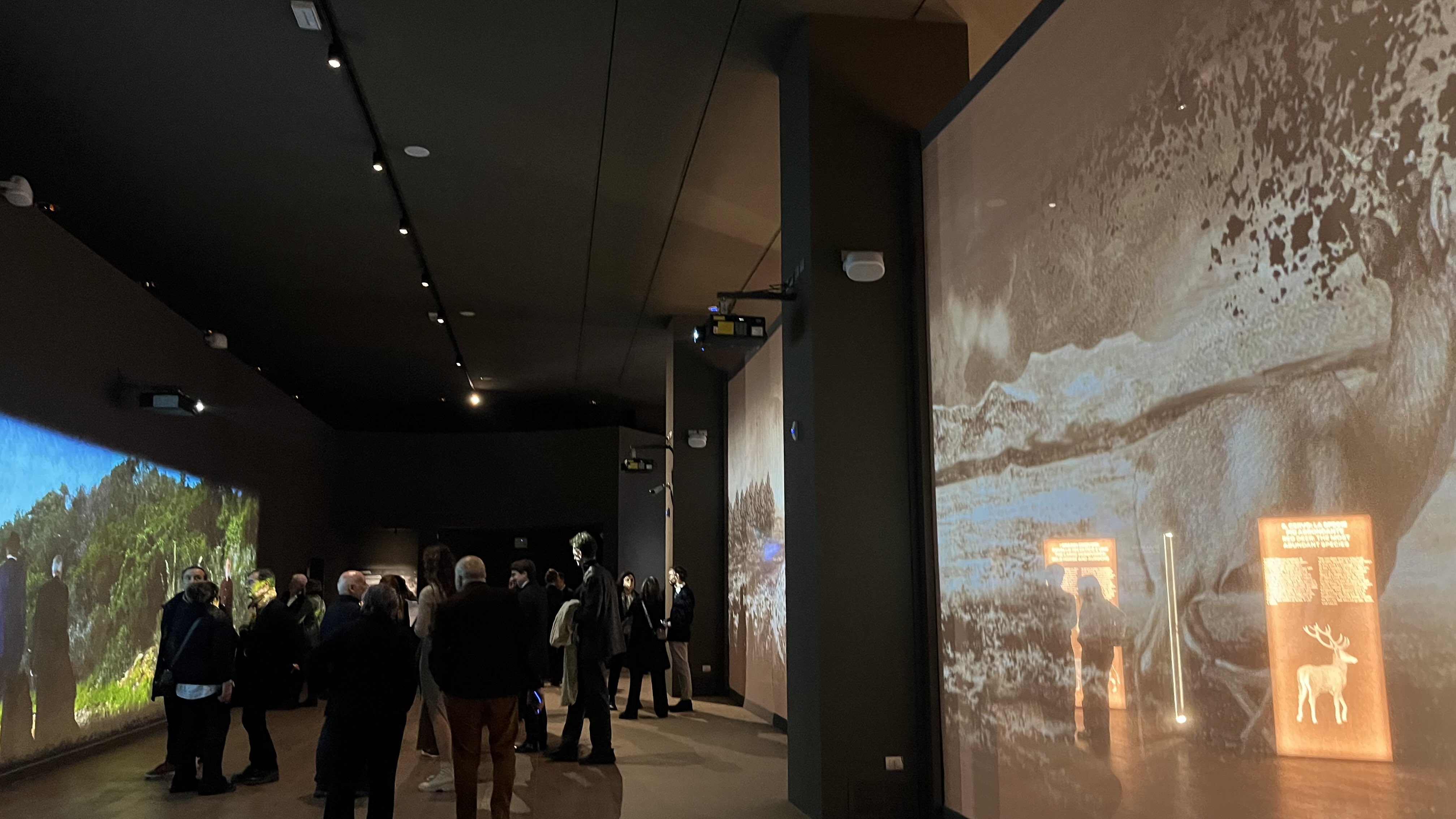 gallery LABORATORIO NEANDERTHAL. Le scoperte di Grotta Guattari. In mostra i reperti scavati da Roma Tor Vergata