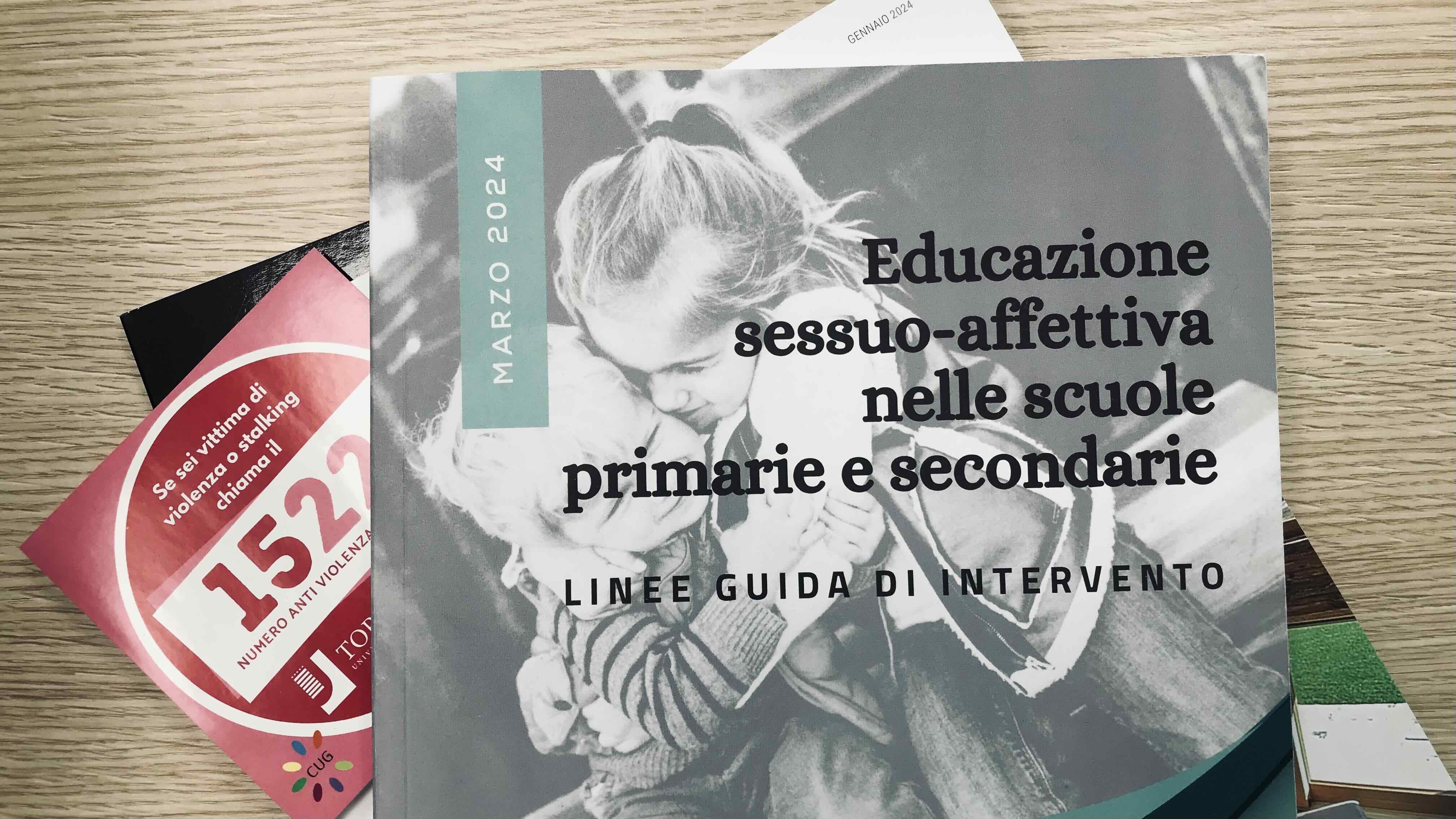 gallery Sesso e affettività, presentato da psicologi e medici il primo manuale con le linee guida per l’intervento nelle scuole 