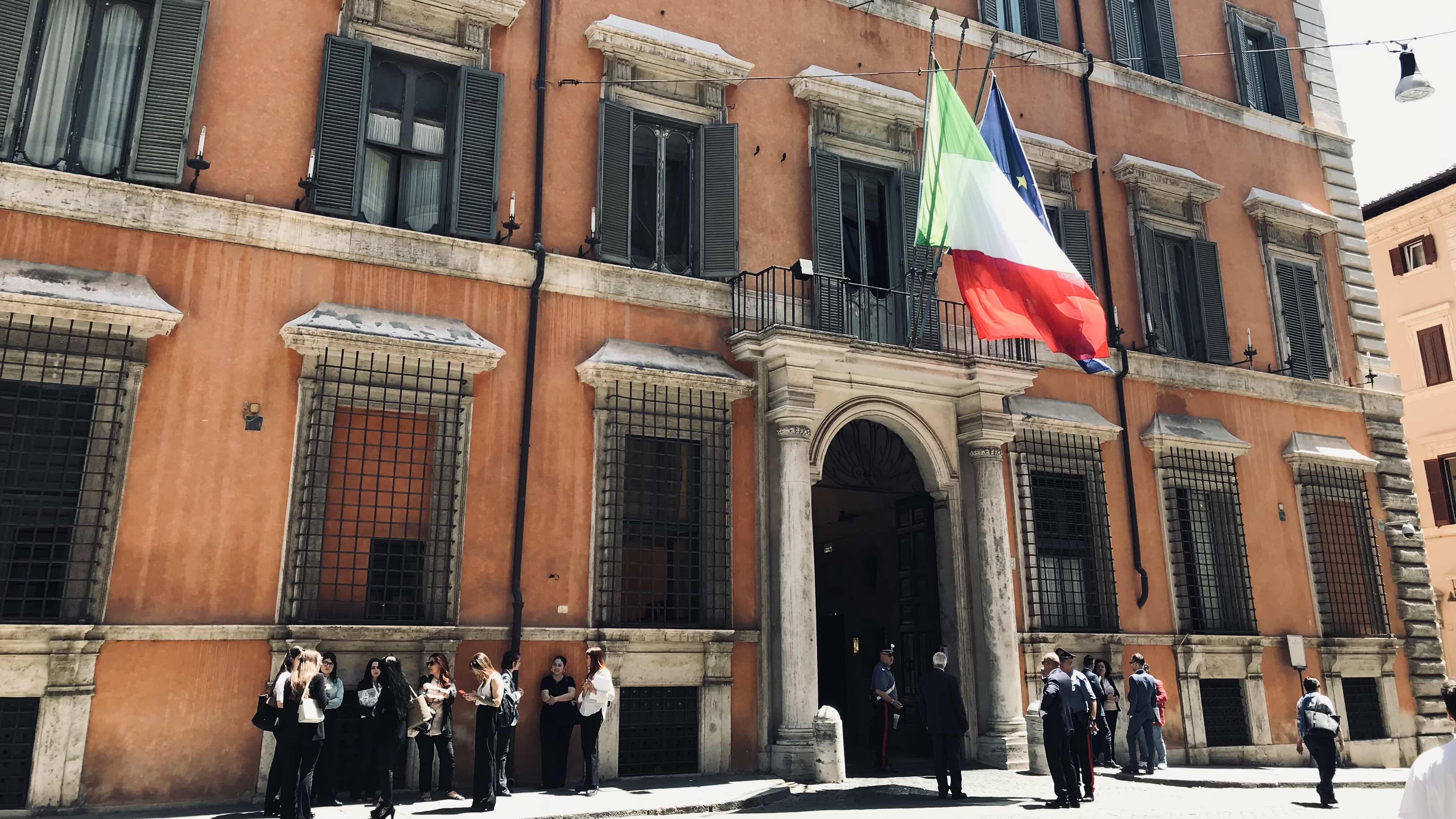gallery Sesso e affettività, presentato da psicologi e medici il primo manuale con le linee guida per l’intervento nelle scuole 