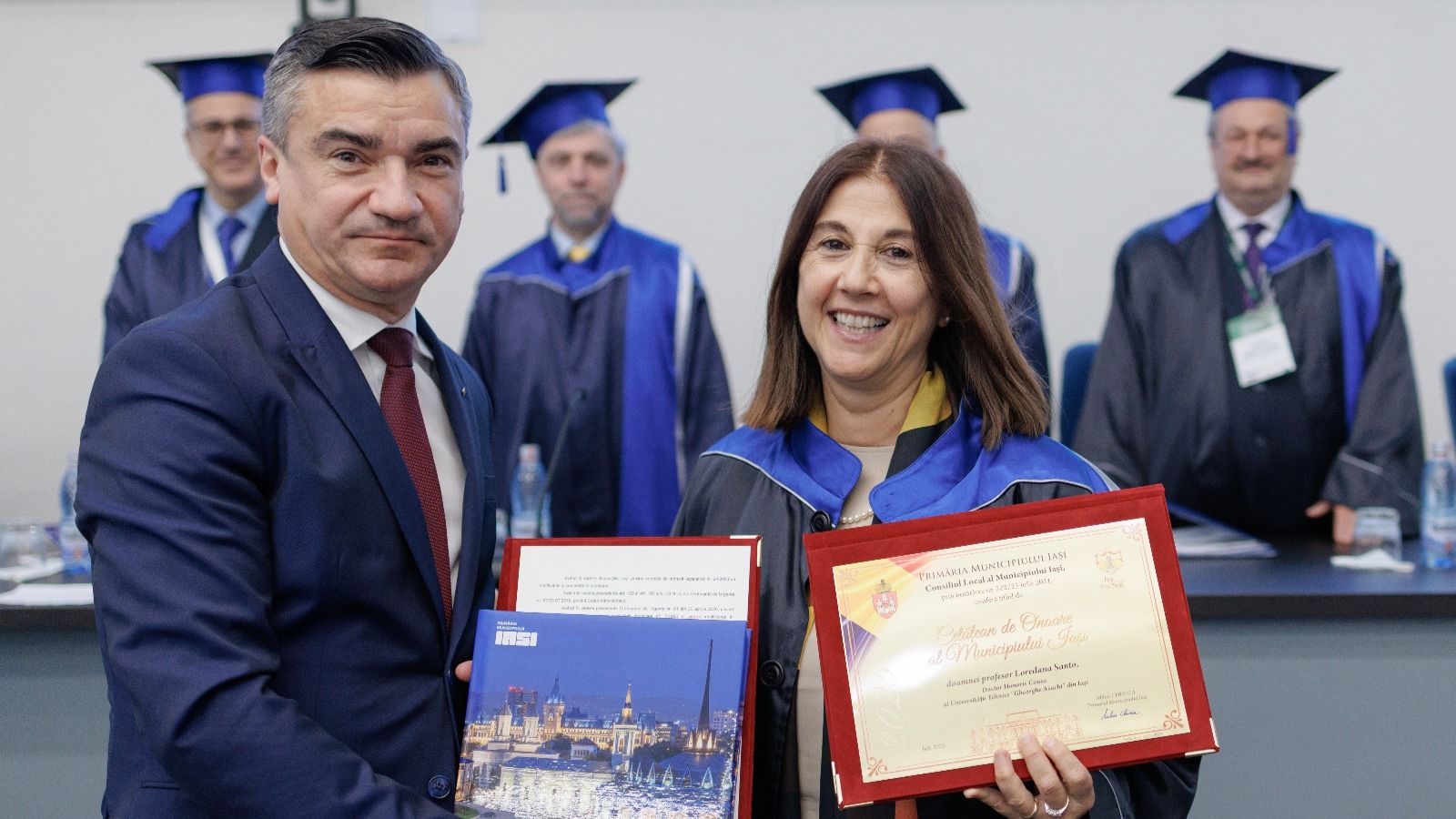 gallery Dottorato Honoris Causa a Loredana Santo, nominata “Cittadina Onoraria” di Iasi 